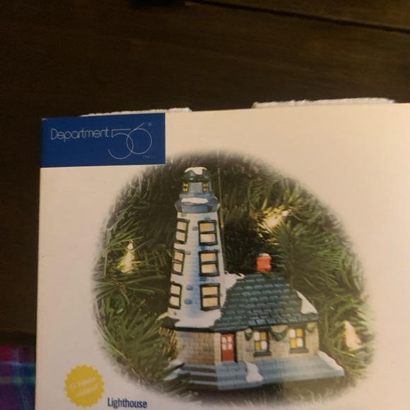 Dept 56 Snow Village lighthouse ornament - Picture 4 of 4
